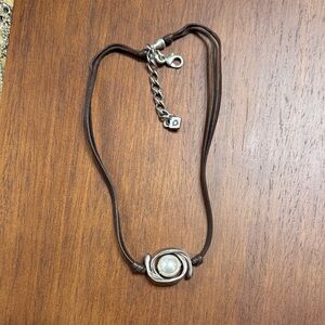 Uno de 50 Brown leather pearl choker